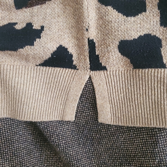 Croft & Barrow Petite Leopard Print Cardigan - Picture 3 of 6